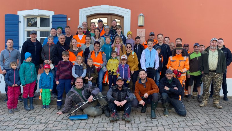 Dorfputzete: Das Sammelteam 2025-01