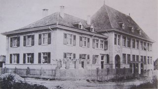 Lehrer- und Schulhaus nach 1910