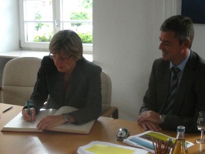 Landrätin Dorothea Störr-Ritter mit BM Volker Kieber